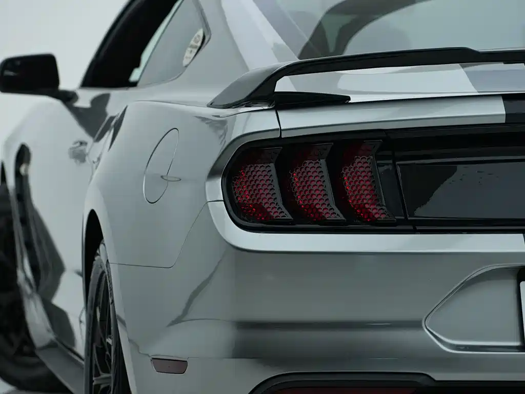 Ford Mustang — миниатюра 15