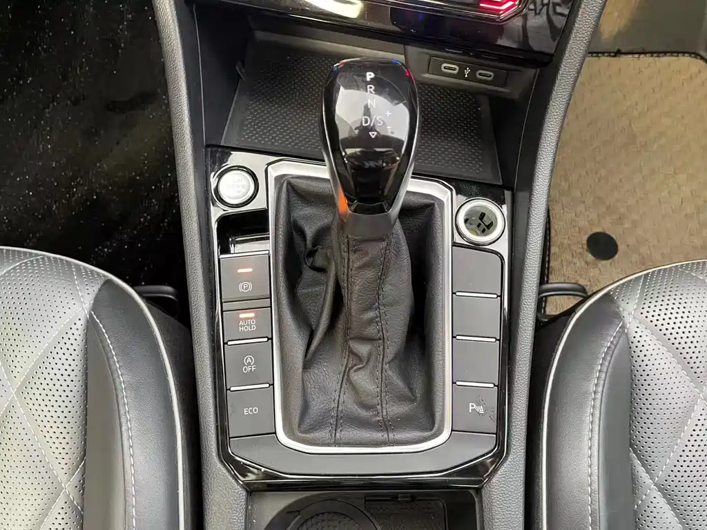 Volkswagen Sagitar — миниатюра 20