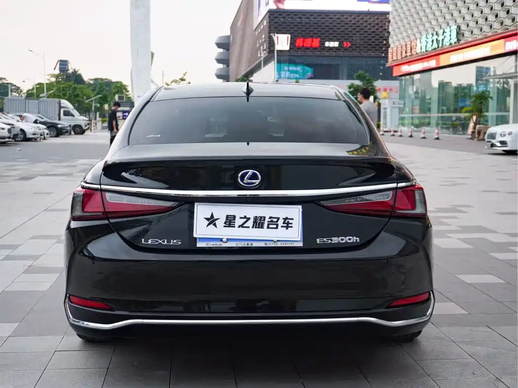 Lexus ES 2020 300h V