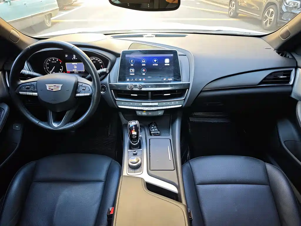 Cadillac CT5 — миниатюра 6