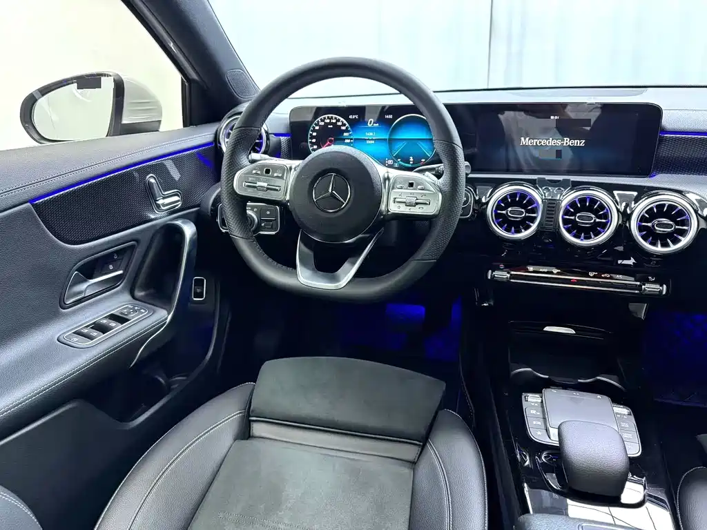 Mercedes-Benz A-Class — миниатюра 7
