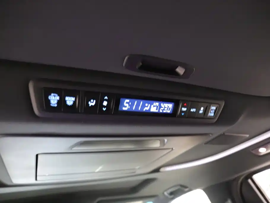 Toyota Vellfire — миниатюра 23