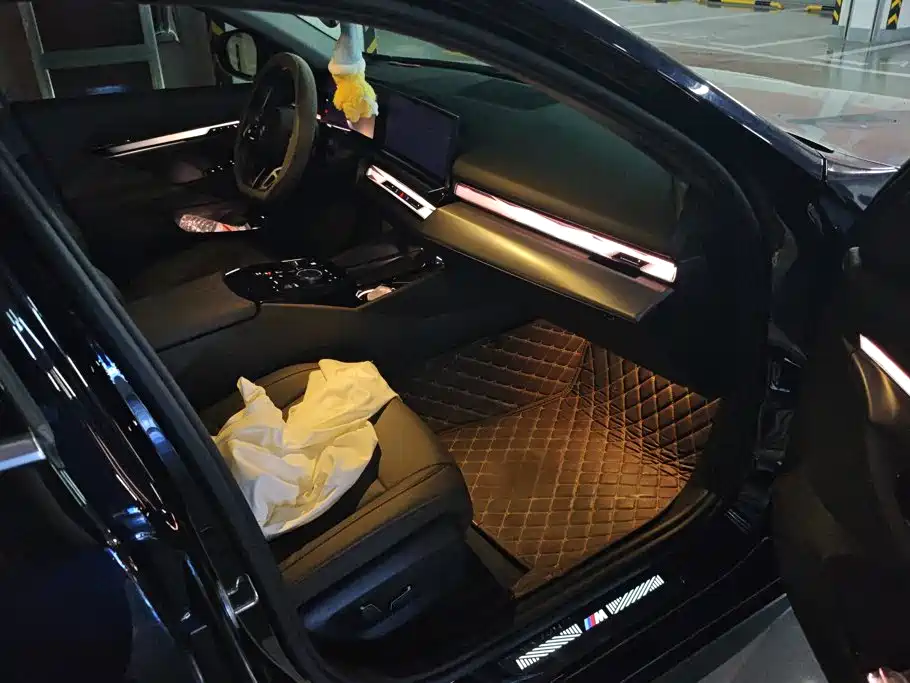 BMW 5 Series — миниатюра 8