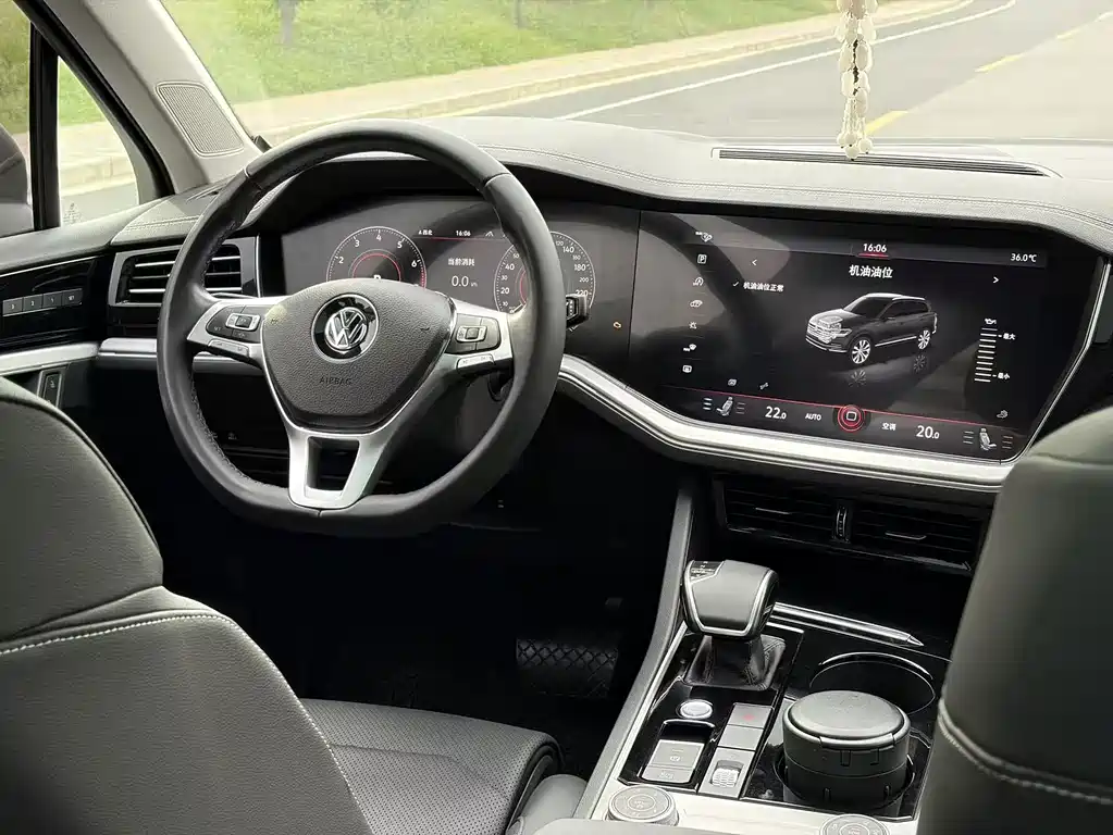 Volkswagen Touareg — миниатюра 15