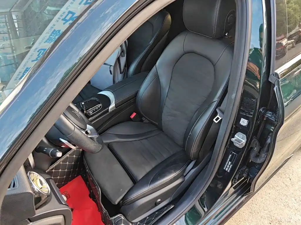 Mercedes-Benz C-Class — миниатюра 11