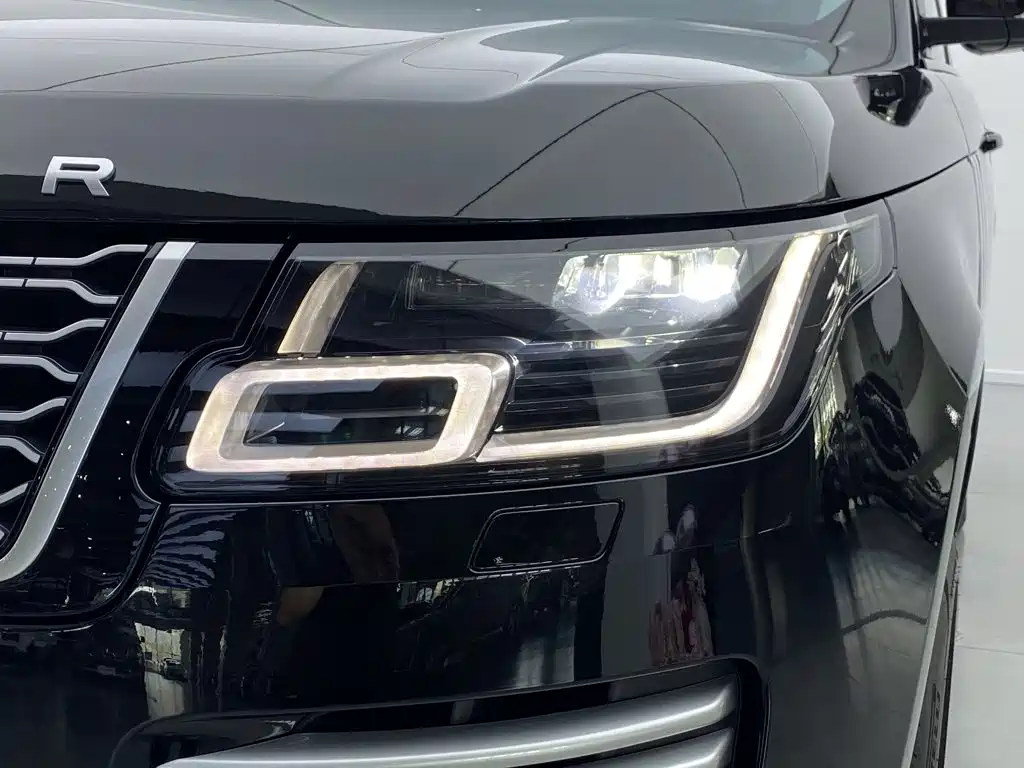 Land Rover Range Rover — миниатюра 6