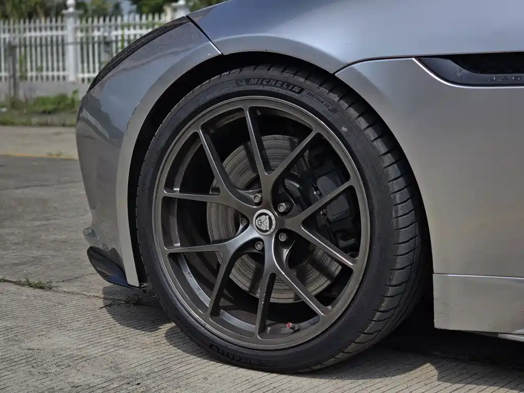Jaguar F-TYPE — миниатюра 10