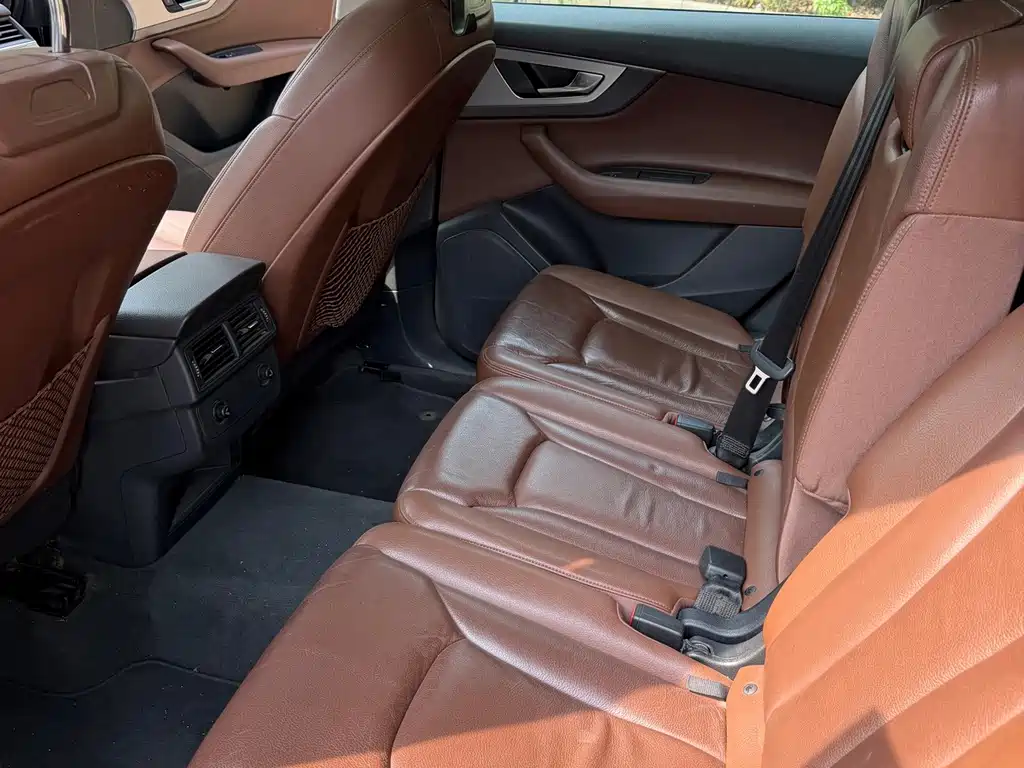 Audi Q7 — миниатюра 8