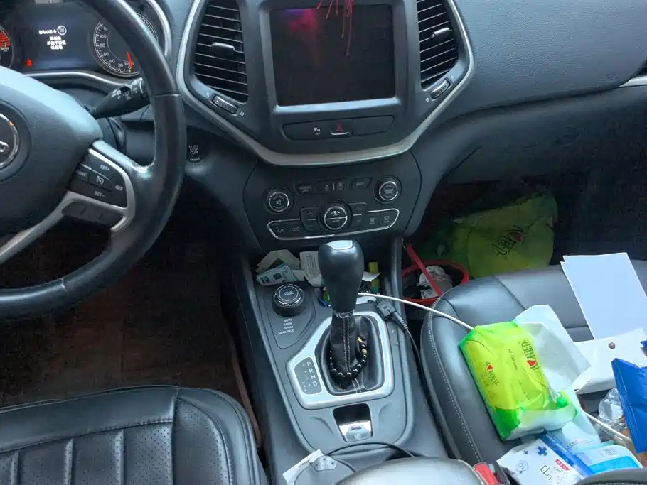 Jeep Cherokee — миниатюра 16