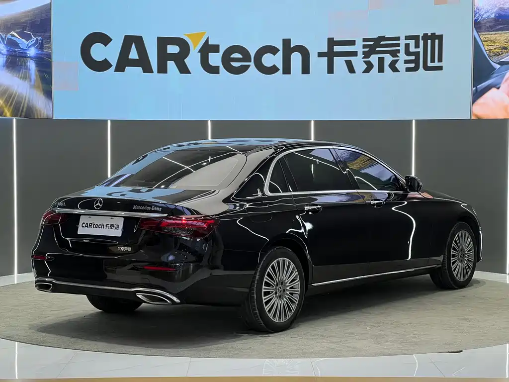 Mercedes-Benz E-Class — миниатюра 12