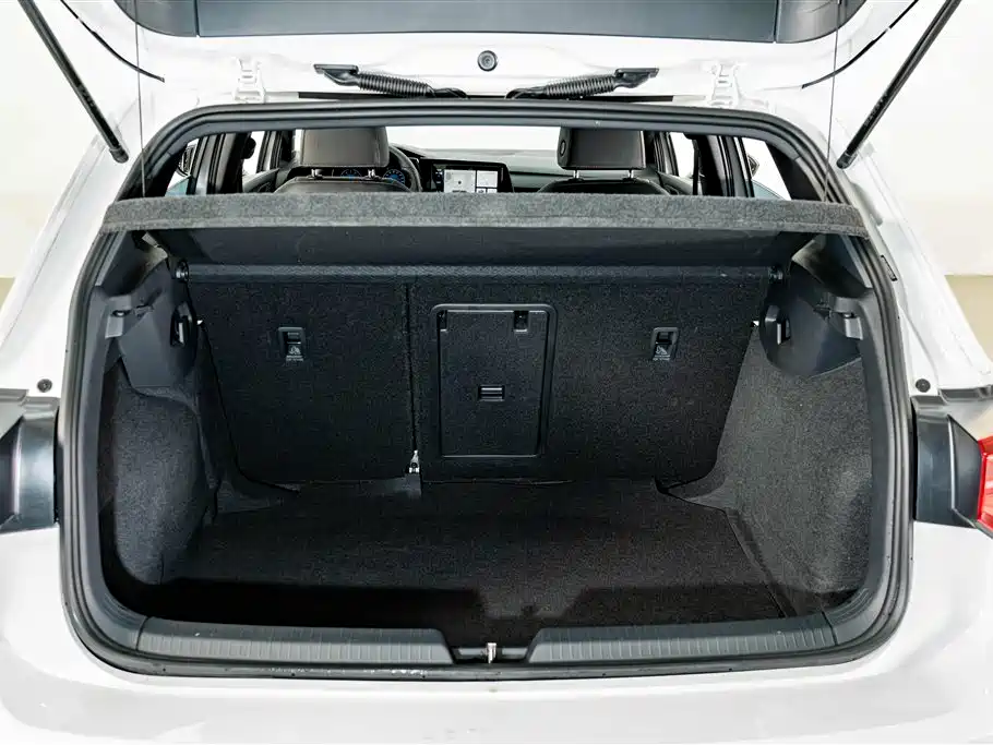 Volkswagen Golf — миниатюра 23