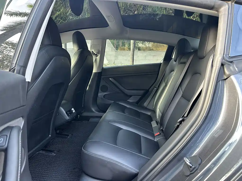 Tesla Model 3 — фотографии объявления, Фото 9