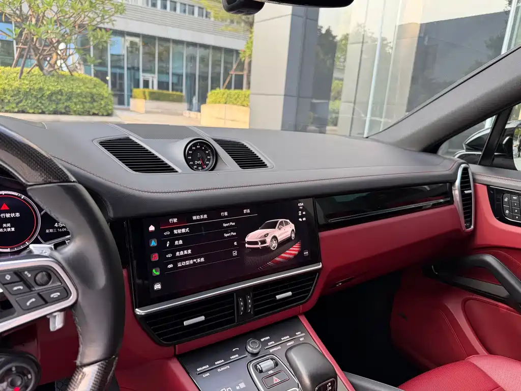 Porsche Cayenne — миниатюра 9