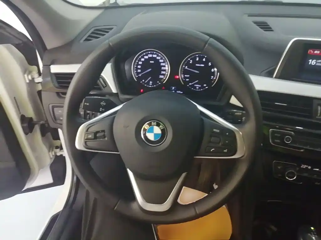 BMW X1 — миниатюра 11