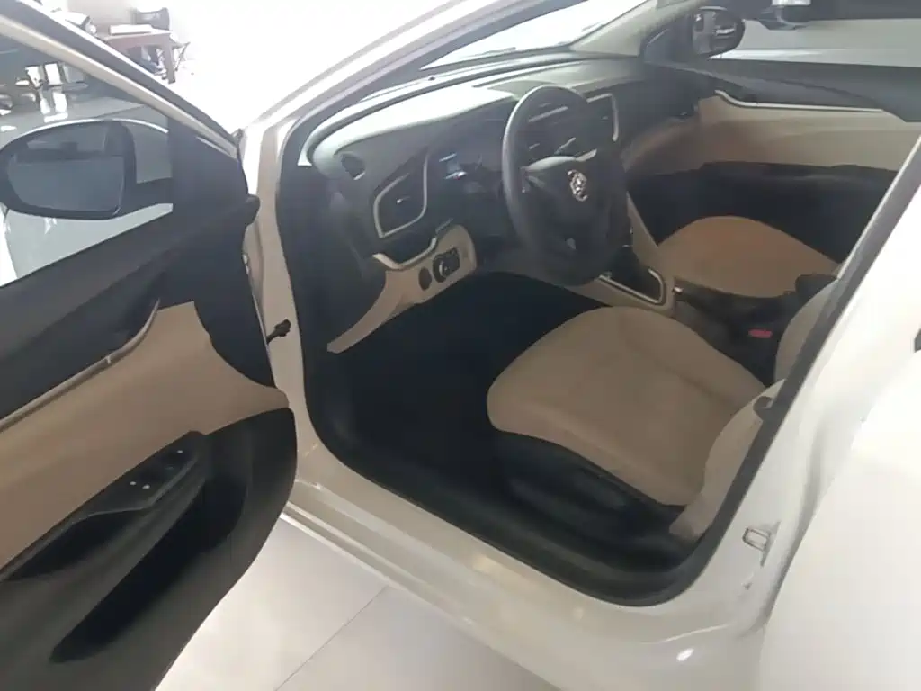 Buick Excelle — миниатюра 16