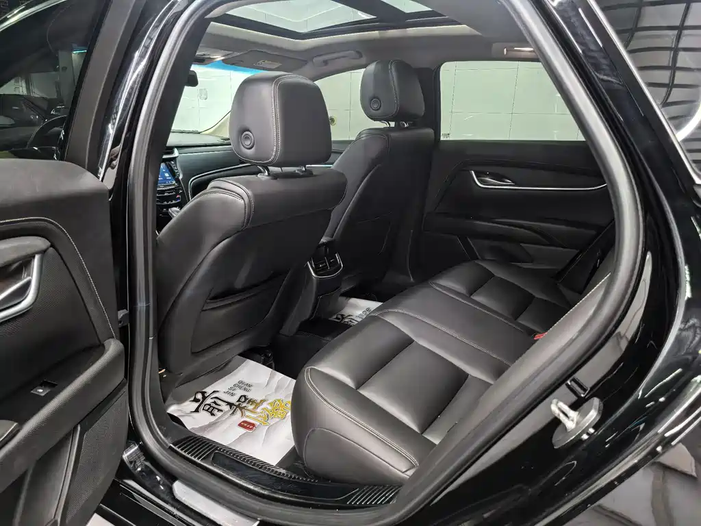 Cadillac XTS — миниатюра 7