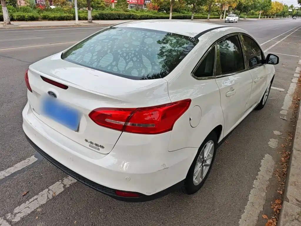 Ford Focus — миниатюра 7