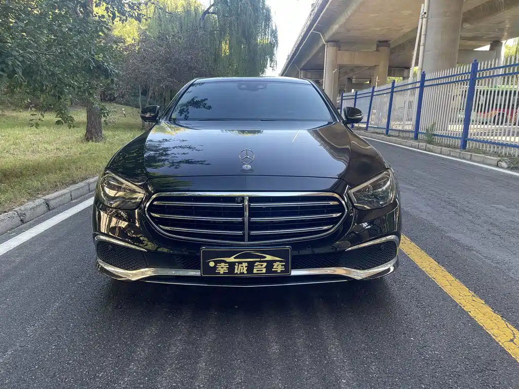 Mercedes-Benz E-Class — миниатюра 2