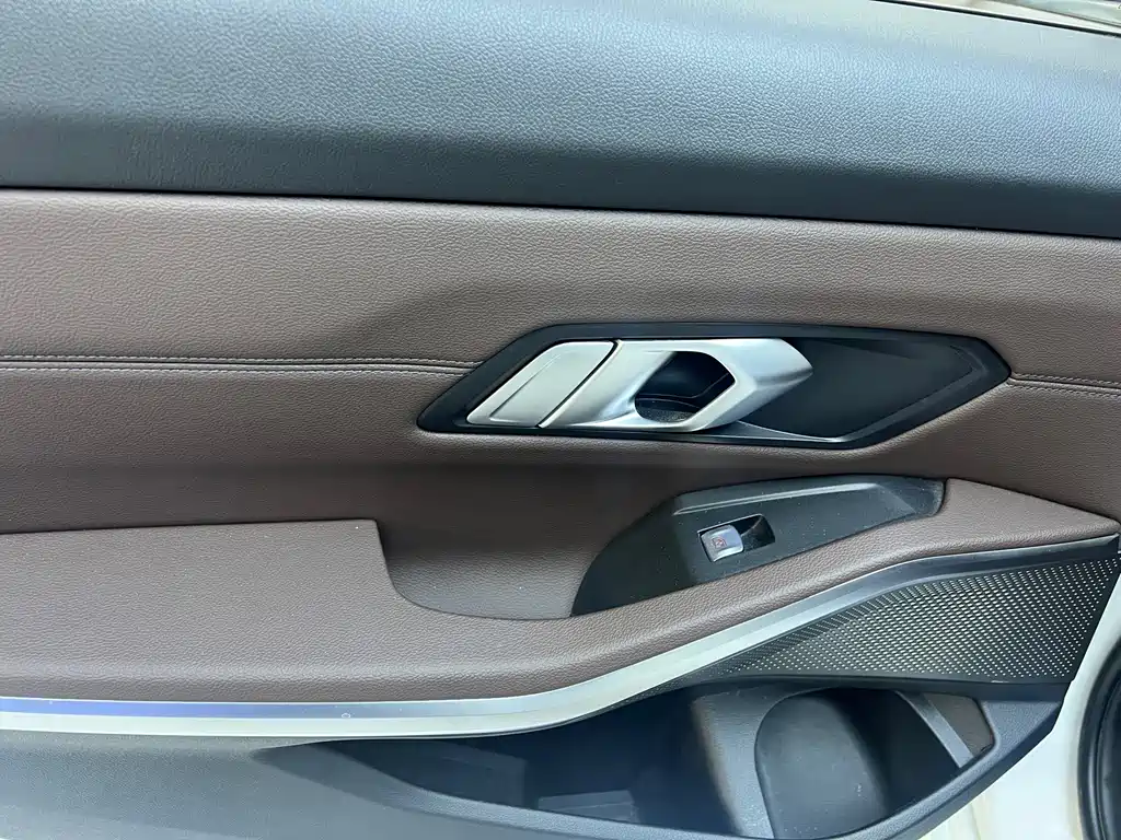 BMW 3 Series — миниатюра 11