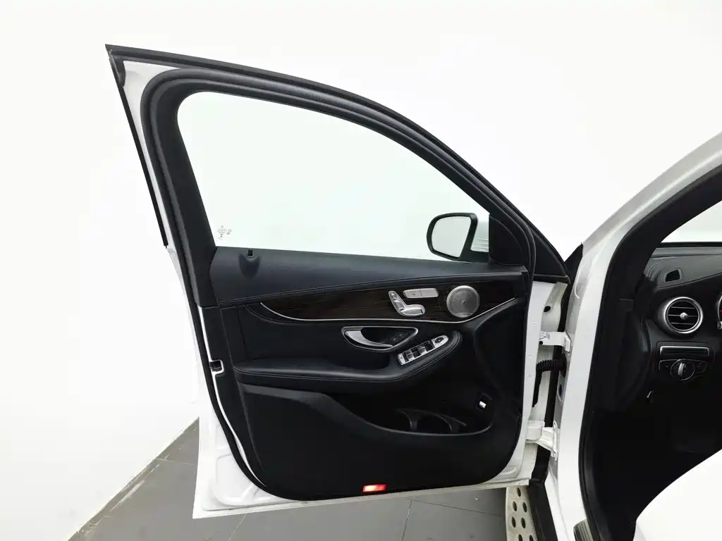 Mercedes-Benz GLC — миниатюра 8