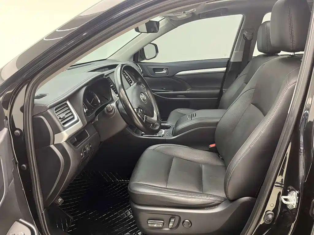 Toyota Highlander — миниатюра 20