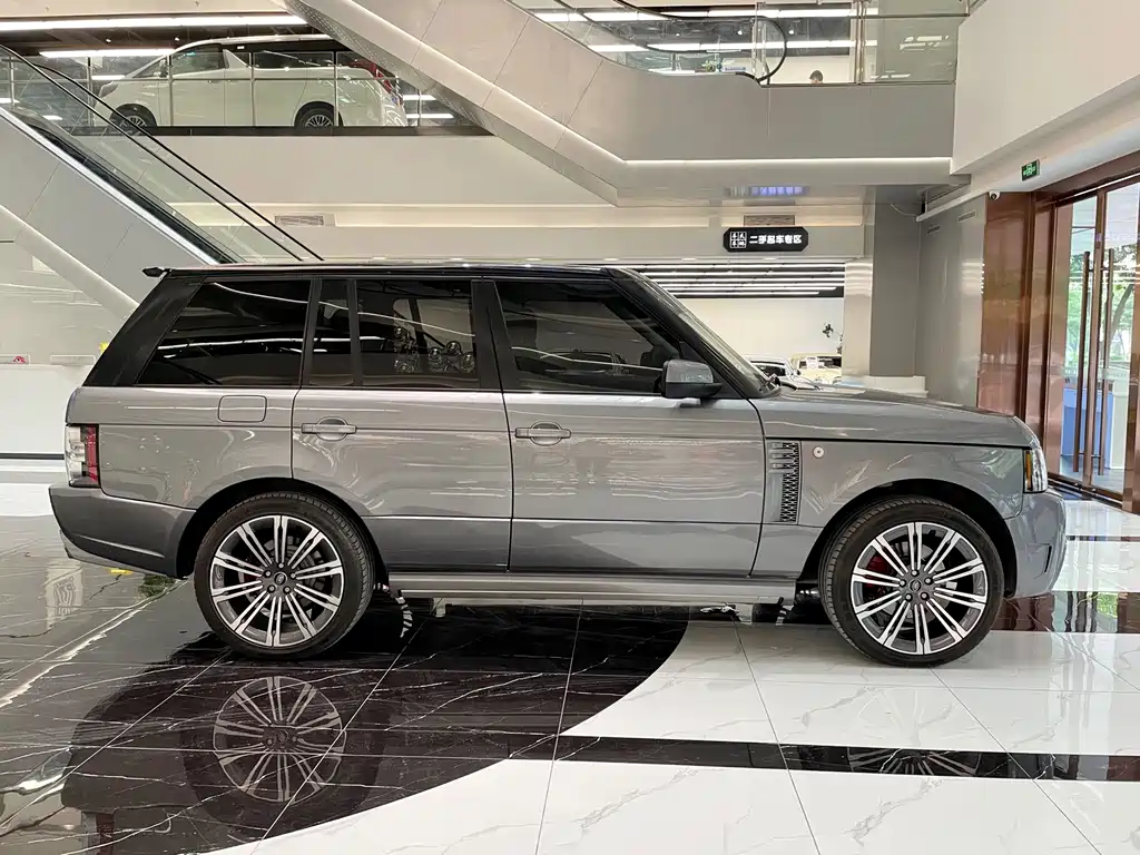 Land Rover Range Rover — миниатюра 4