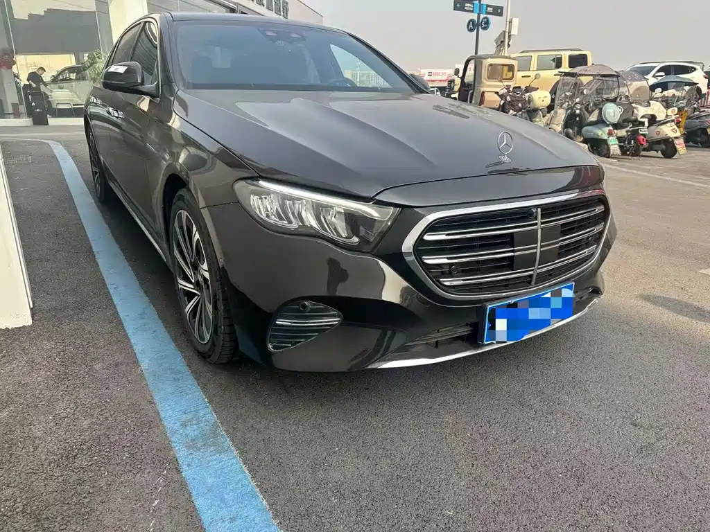 MERCEDES-BENZ E CLASS