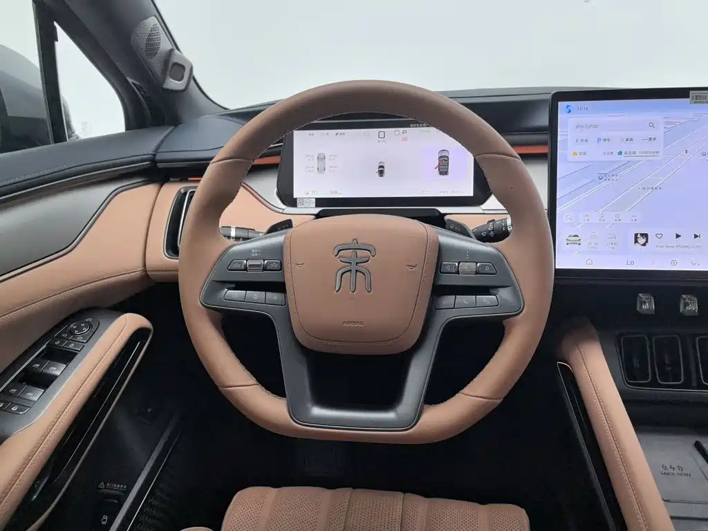 BYD L EV — миниатюра 11