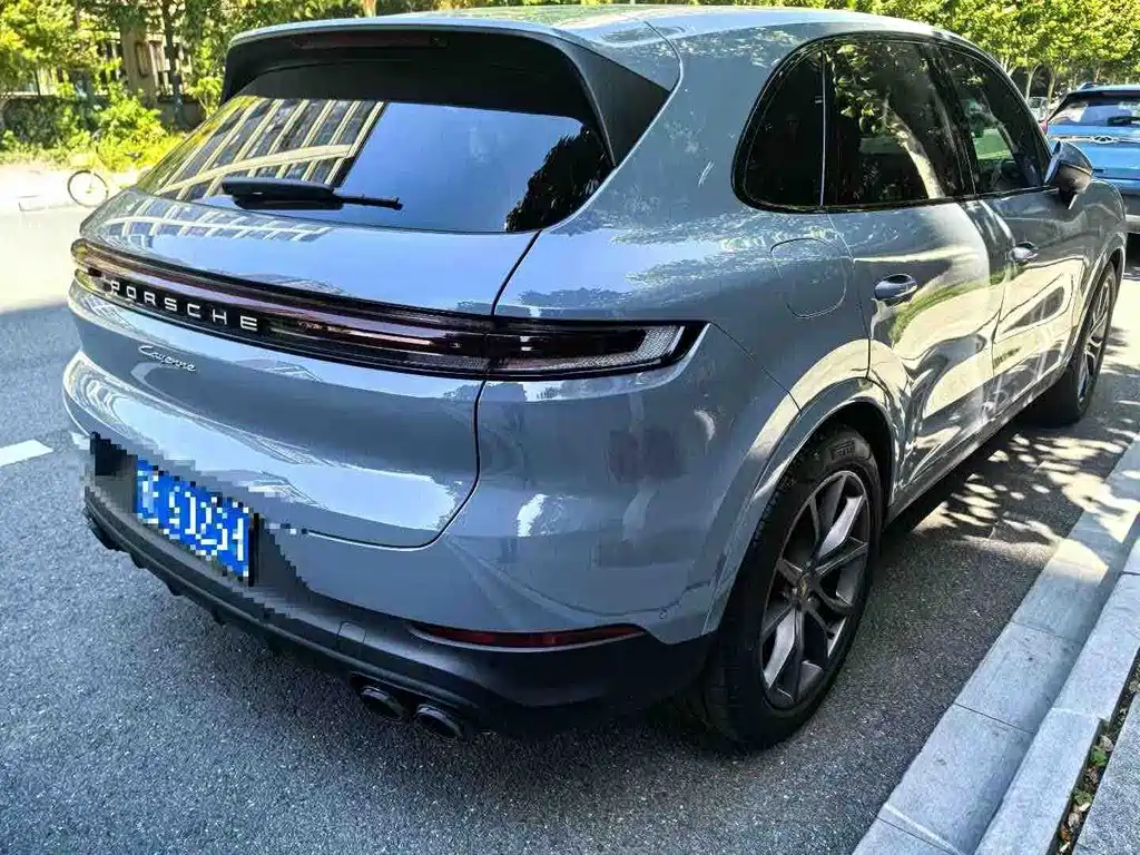 Porsche Cayenne — миниатюра 4