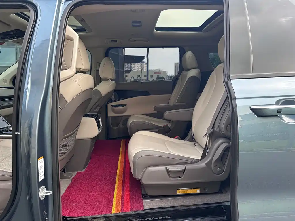 Kia Carnival — миниатюра 7