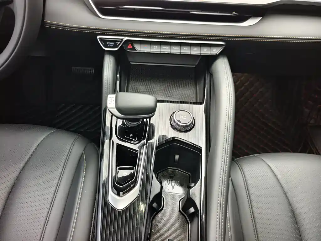 Geely Xingyue L — миниатюра 9