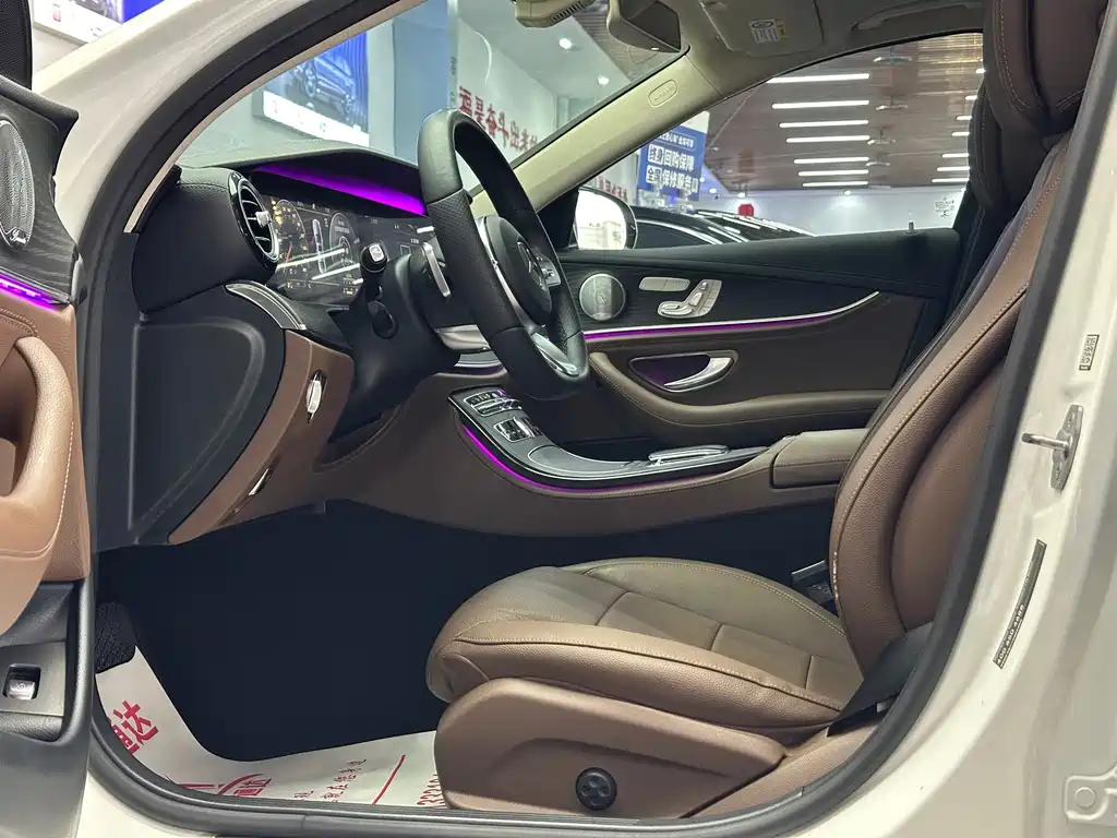 Mercedes-Benz E-Class — миниатюра 7