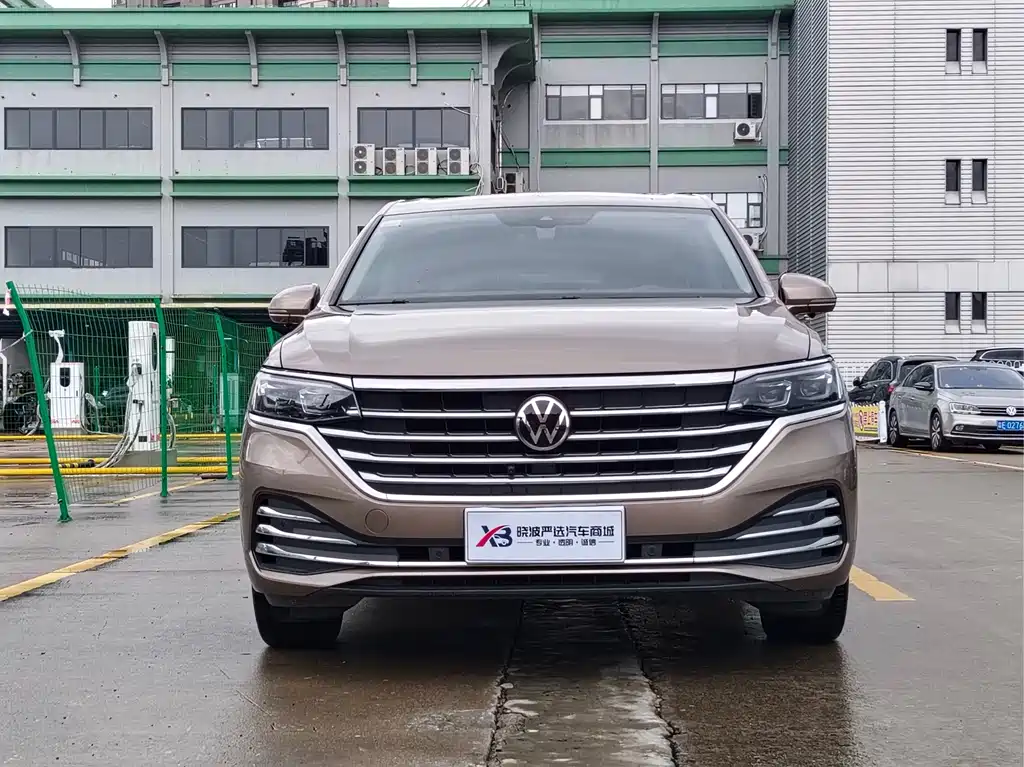 Volkswagen Viloran 2020 380TSI Luxury
