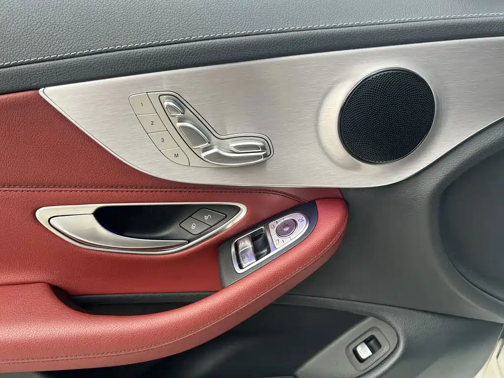 Mercedes-Benz C-Class (Import) — миниатюра 12