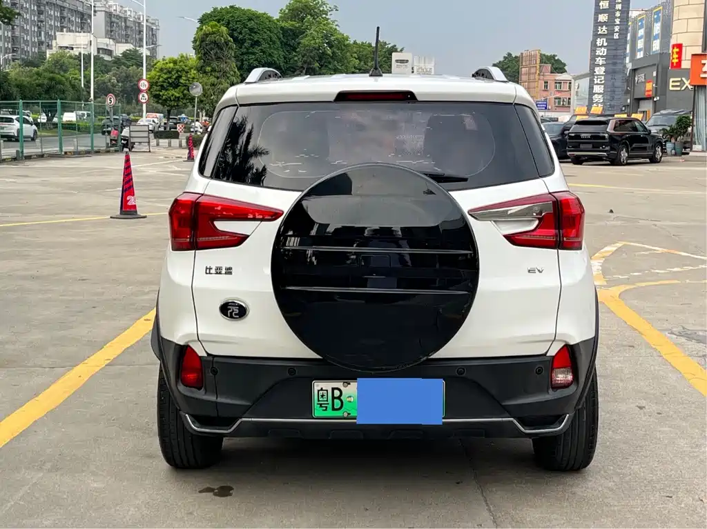 BYD Yuan EV — миниатюра 5