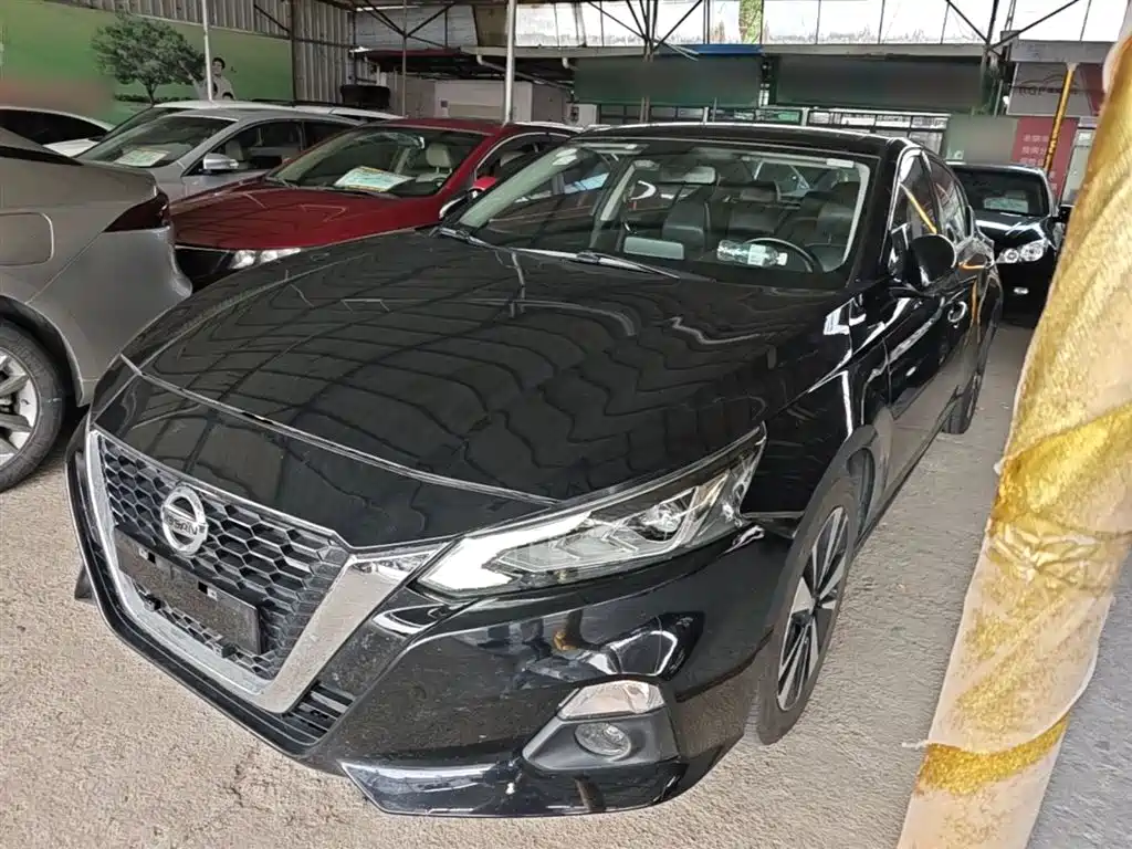 Купить Nissan Teana