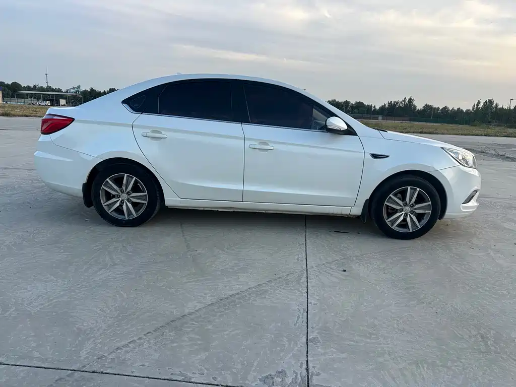 Changan Eado — миниатюра 4