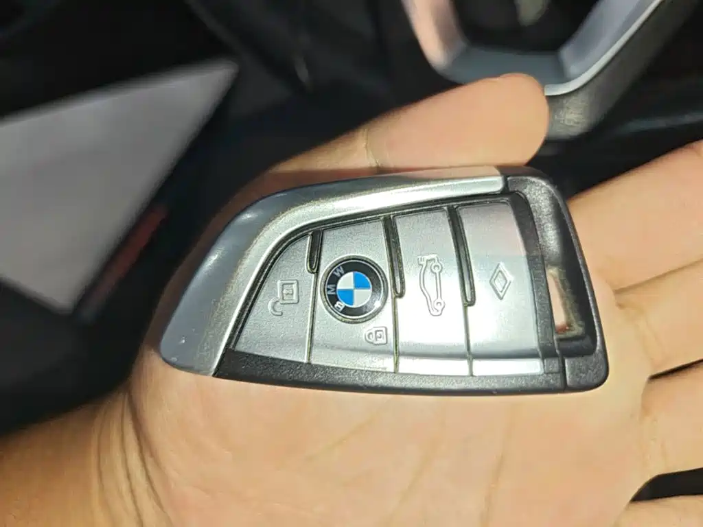 BMW 5 Series New Energy — миниатюра 9