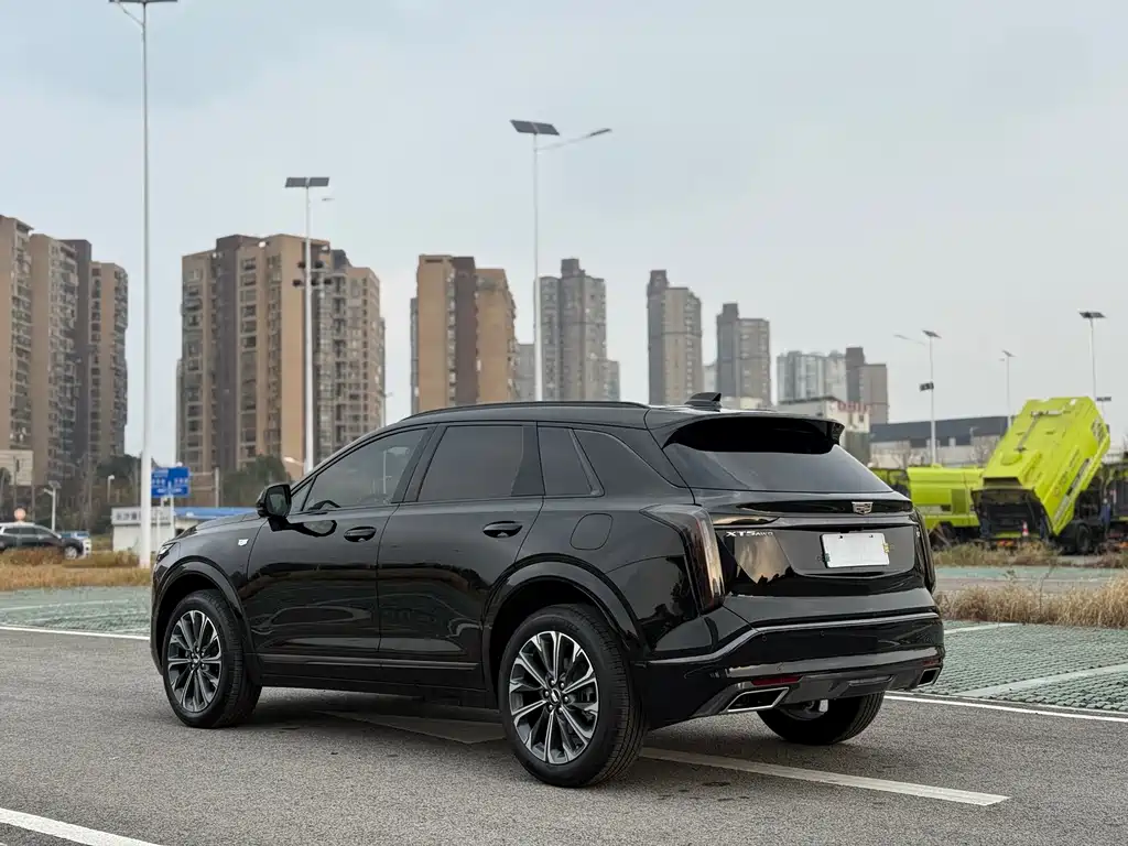 CADILLAC XT5