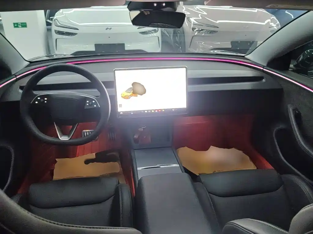 Tesla Model 3 — миниатюра 10