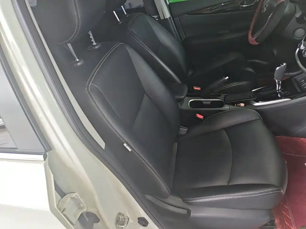 Nissan Tiida — миниатюра 25