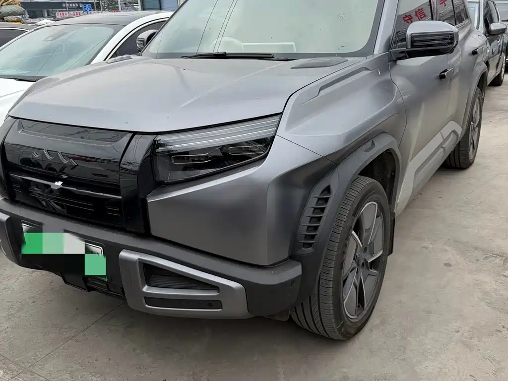 Fang Cheng Bao Titanium 3 2025