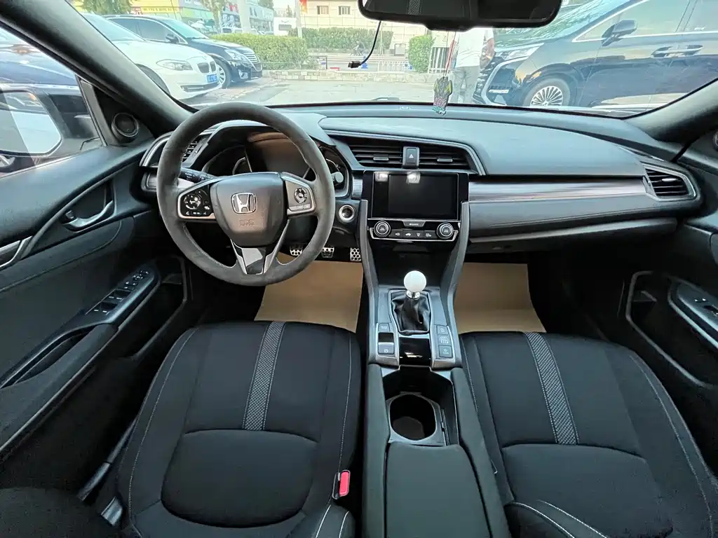 Honda Civic — миниатюра 8
