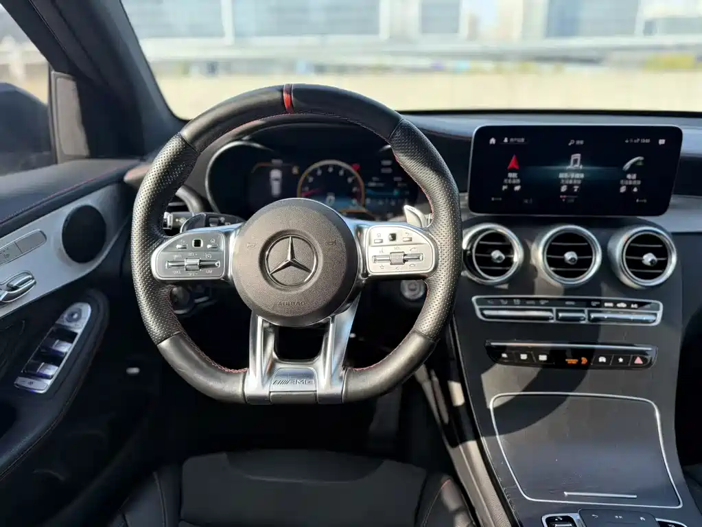 MERCEDES-BENZ GLC AMG