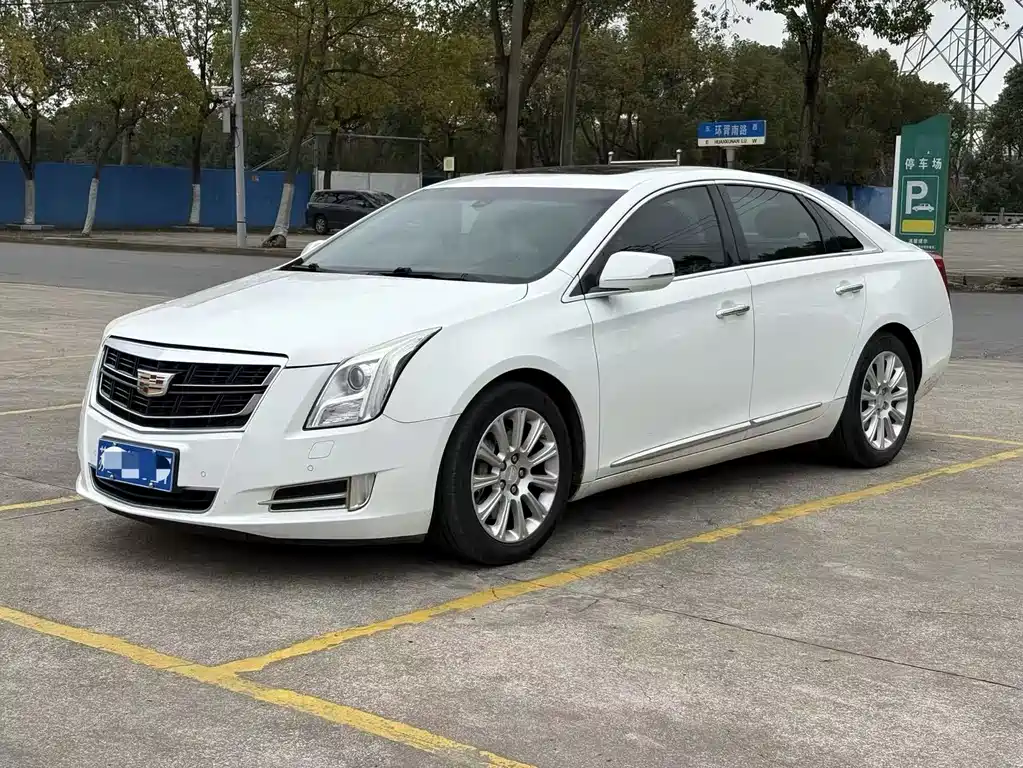 CADILLAC XTS