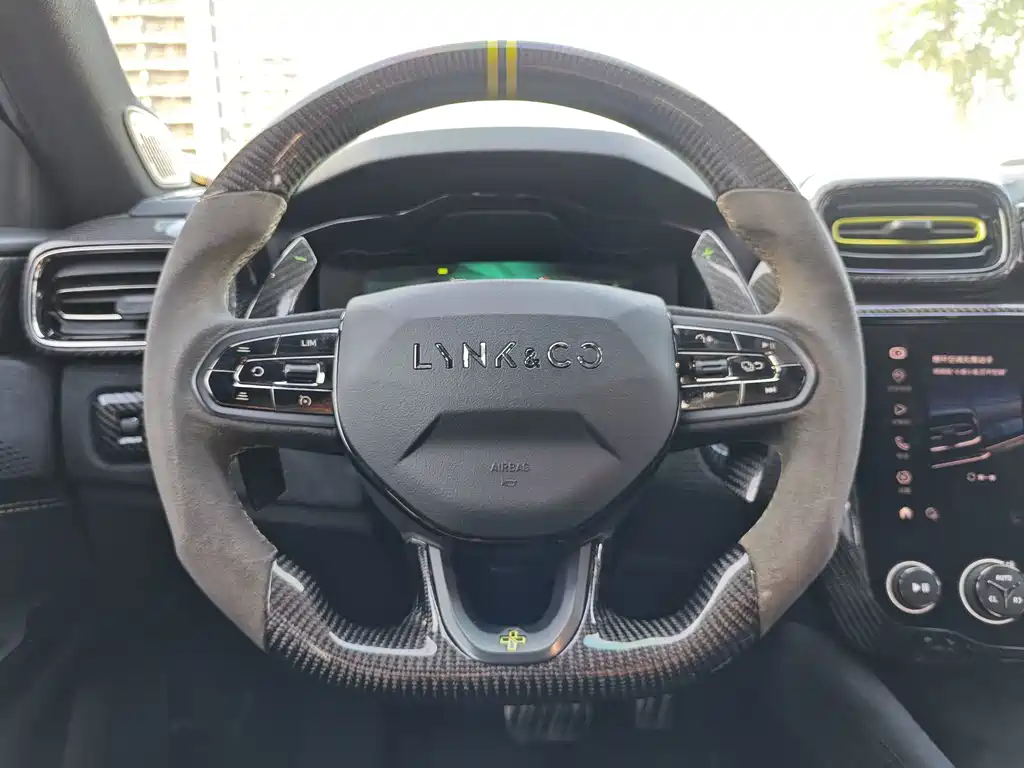 Lynk & Co 03 — миниатюра 8