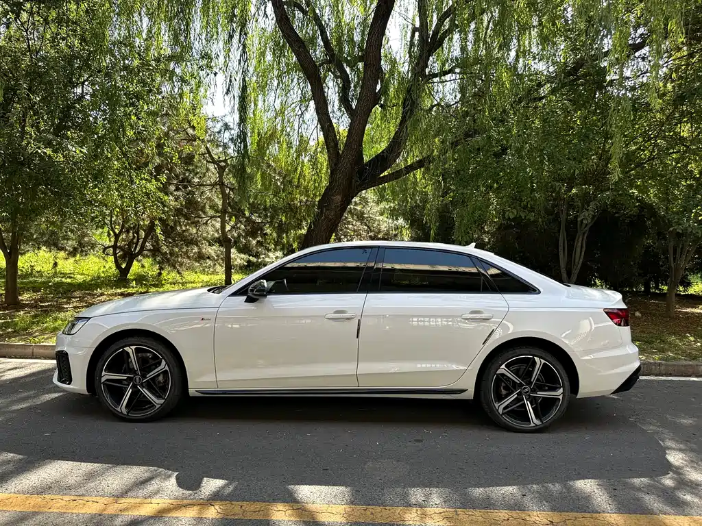 Audi A4L 2024 40 TFSI Luxury