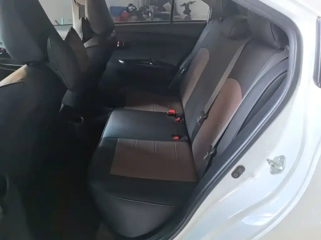 Toyota Yaris L — миниатюра 17