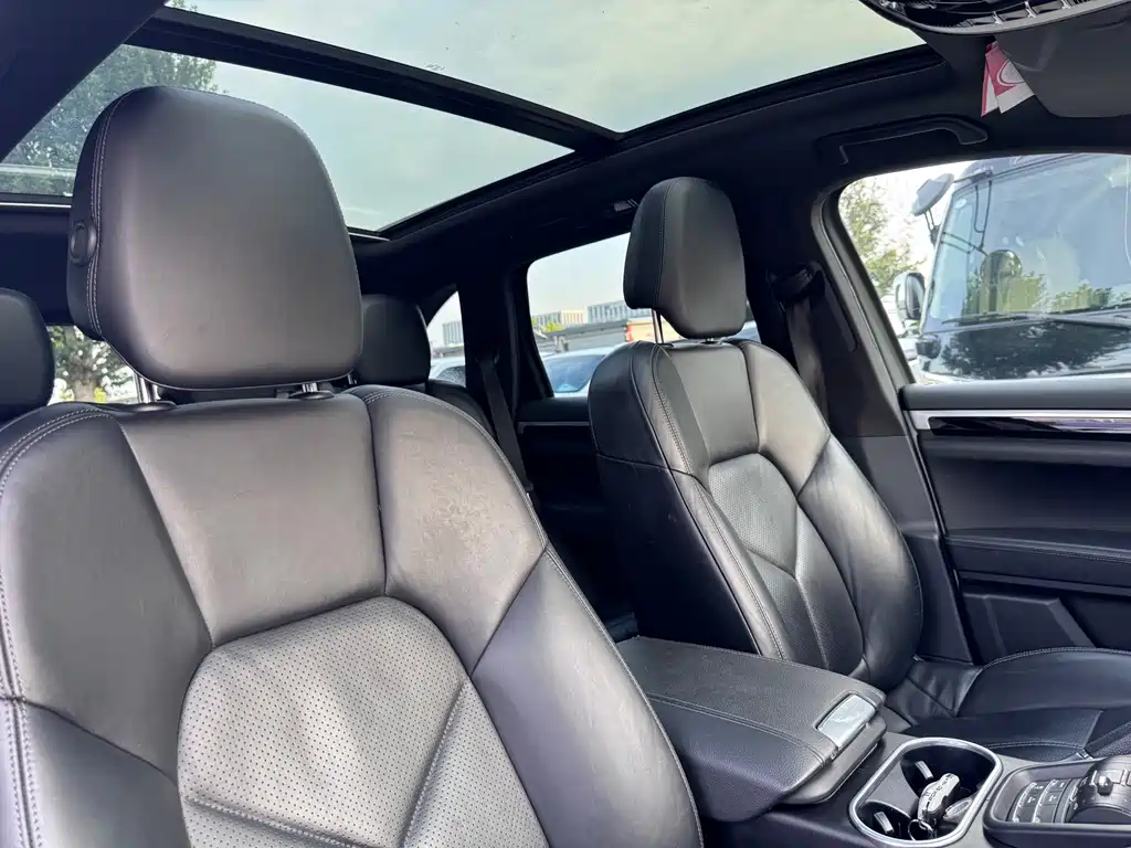 Porsche Cayenne Hybrid — миниатюра 8