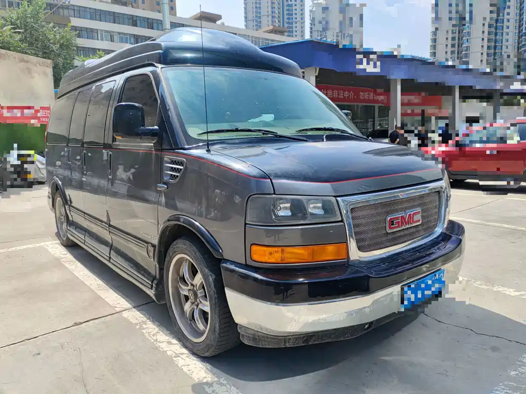 GMC Savana — миниатюра 3